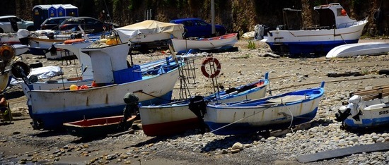 BARCHE da PESCA fotografie di Giulio Azzarello © 2019. BARCHE da PESCA fotografie di Giulio Azzarello © 2019.