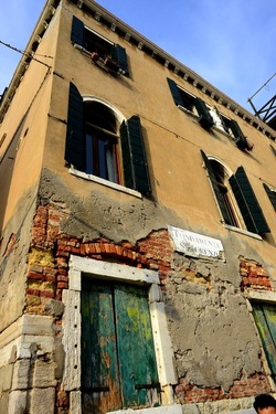 VENEZIA fotografie di Giulio Azzarello ©2022.