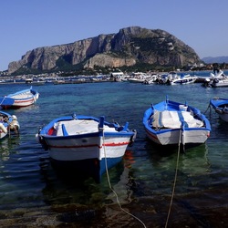 MONDELLO. Fotografie di Giulio Azzarello &copy;2022.