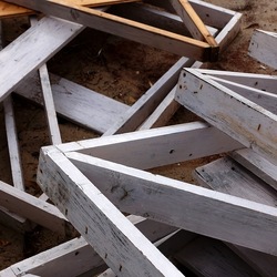 LEGNI SPEZZATI. Fotografie di Giulio Azzarello &copy;2022.