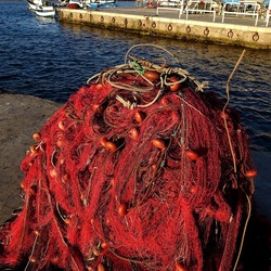 RETI DA PESCA. Fotografie di Giulio Azzarello &copy;2022.