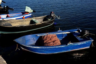 BARCHE. Fotografie di Giulio Azzarello ©2022. BARCHE. Fotografie di Giulio Azzarello ©2022.