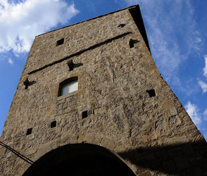 VITERBO e il suo centro storico. Fotografie di Giulio Azzarello &copy;2014.