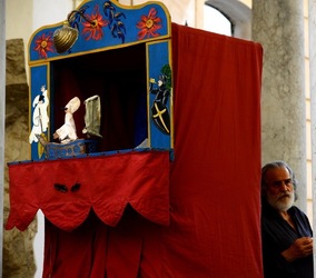 BRUNO LEONE Pulcinella. Fotografie di Giulio Azzarello ©2020. BRUNO LEONE Pulcinella. Fotografie di Giulio Azzarello ©2020.