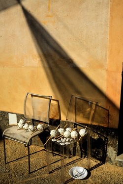 SARA CUTICCHIO e il suo laboratorio per i bambini. Fotografie di Giulio Azzarello &copy;2020.