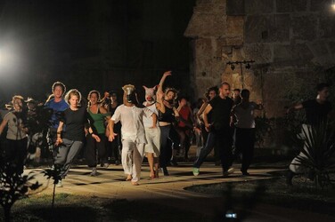 DANZE URBANE contemporanee per le vie di Palermo. Fotografie di Giulio Azzarello &copy;2014.