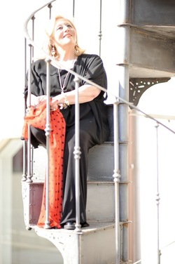 SARA FAVARO attrice e poetessa siciliana. Fotografie di Giulio Azzarello &copy;2018.