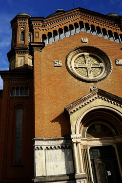 MODENA centro storico. Fotografie di Giulio Azzarello ©2016. MODENA centro storico. Fotografie di Giulio Azzarello ©2016.