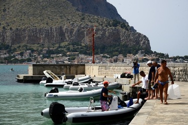 MONDELLO. Fotografe di Giulio Azzarello &copy;2023.