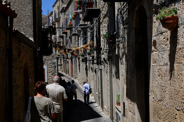 GANCI comune e antico borgo medievale delle Madonie in Sicilia. Fotografie di Giulio Azzarello &copy;2014.