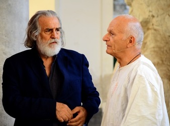 BRUNO LEONE Pulcinella. Fotografie di Giulio Azzarello ©2020. BRUNO LEONE Pulcinella. Fotografie di Giulio Azzarello ©2020.