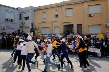 IL MURO DELL ANTIMAFIA e della legalit&agrave; a Partinico in Sicilia. Fotografie di Giulio Azzarello &copy;2014.