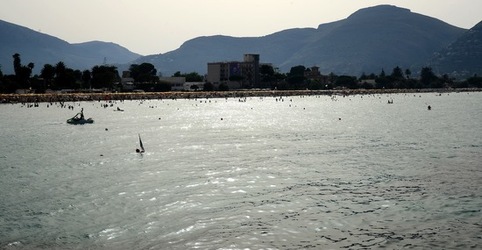 MONDELLO. Fotografe di Giulio Azzarello &copy;2023.