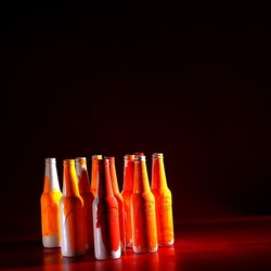 BOTTIGLIE. Fotografia di Giulio Azzarello ©2023. BOTTIGLIE. Fotografia di Giulio Azzarello ©2023.