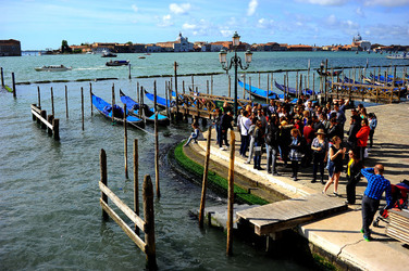 LUNGOMARE di VENEZIA. Fotografie di Giulio Azzarello &copy;2016.