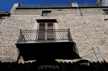 POLIZZI GENEROSA in Sicilia. Fotografie di Giulio Azzarello ©2014. POLIZZI GENEROSA in Sicilia. Fotografie di Giulio Azzarello ©2014.