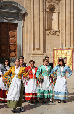 GRUPPO FOLK SICILIANO a Marsala. Fotografie di Giulio Azzarello &copy;2014.