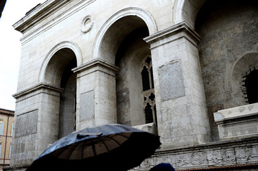 TEMPIO MALATESTIANO e SPIAGGIA di Rimini. Fotografie di Giulio Azzarello &copy;2016.