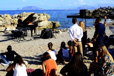 PIANOFORTE fotografie di Giulio Azzarello &copy;2020.