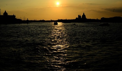 VENEZIA fotografie di Giulio Azzarello ©2020. VENEZIA fotografie di Giulio Azzarello ©2020.