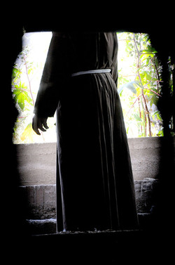 Le CATACOMBE di Palermo documentario film. Fotografie di scena e set di Giulio Azzarello &copy;2014.