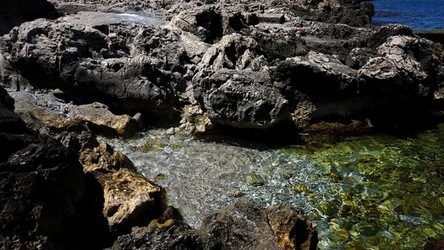 BAIA DEL CORALLO. Fotografie di Giulio Azzarello &copy;2022.