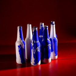 BOTTIGLIE. Fotografia di Giulio Azzarello ©2023. BOTTIGLIE. Fotografia di Giulio Azzarello ©2023.