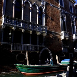 VENEZIA fotografie di Giulio Azzarello &copy;2022.