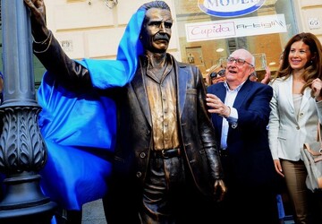 CAMILLERI e MONTALBANO a Porto Empedocle Agrigento . Fotografie di Giulio Azzarello ©2014. CAMILLERI e MONTALBANO a Porto Empedocle Agrigento . Fotografie di Giulio Azzarello ©2014.