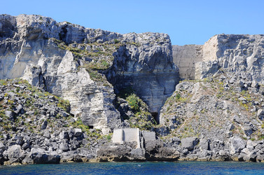 ISOLA DI FAVIGNANA in Sicilia. Visioni panoramiche o particolari. Fotografie di Giulio Azzarello ©2014. ISOLA DI FAVIGNANA in Sicilia. Visioni panoramiche o particolari. Fotografie di Giulio Azzarello ©2014.