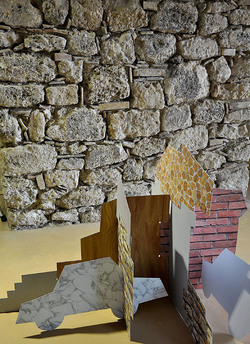 ANNE CLEMENCE de GROLEE e una sua installazione. Fotografie di Giulio Azzarello &copy;2014.