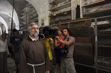 Le CATACOMBE di Palermo documentario film. Fotografie di scena e set di Giulio Azzarello &copy;2014.