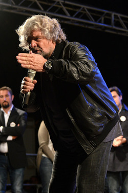 I COMIZI di BEPPE GRILLO in Sicilia a Palermo alcuni momenti. Fotografie di Giulio Azzarello &copy;2014.