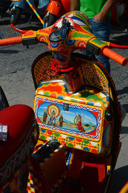 VESPE raduno storico a Palermo panoramiche e particolari. Fotografie di Giulio Azzarello &copy;2014.