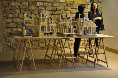 ANNE CLEMENCE de GROLEE e una sua installazione. Fotografie di Giulio Azzarello &copy;2014.