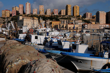 PORTO EMPEDOCLE in Sicilia. Fotografie di Giulio Azzarello &copy;2014.