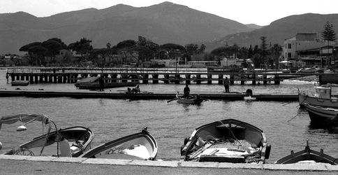 BIANCO NERO. Fotografie di Giulio Azzarello ©2021. BIANCO NERO. Fotografie di Giulio Azzarello ©2021.