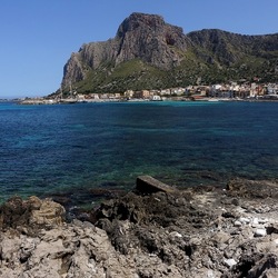 BAIA DEL CORALLO. Fotografie di Giulio Azzarello &copy;2022.