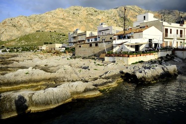 PORTICCIOLO siciliano fotografie di Giulio Azzarello ©2019. PORTICCIOLO siciliano fotografie di Giulio Azzarello ©2019.