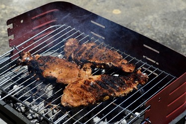 CARNE RUSTICA fotografie di Giulio Azzarello ©2019. CARNE RUSTICA fotografie di Giulio Azzarello ©2019.