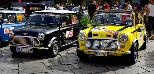 RADUNO di auto classiche MiniCooper. Fotografie di Giulio Azzarello &copy;2016.