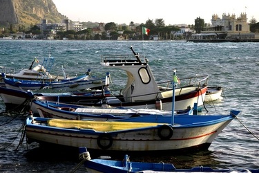 LUOGHI SICILIANI fotografie di Giulio Azzarello ©2020