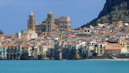 CEFALU e il suo Duomo in Sicilia. Fotografie di Giulio Azzarello &copy;2014.