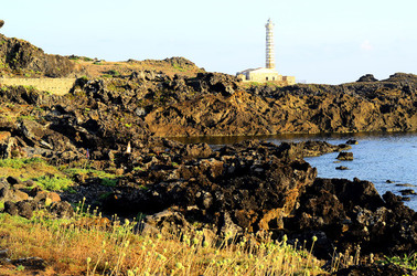ISOLA DI USTICA la costa. Fotografie di Giulio Azzarello &copy;2016.