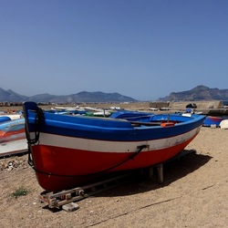 BARCHE. Fotografie di Giulio Azzarello &copy;2022.