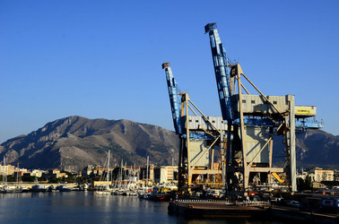 IL GOLFO E IL PORTO DI PALERMO. Fotografie di Giulio Azzarello &copy;2015 2016.