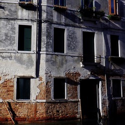 VENEZIA fotografie di Giulio Azzarello &copy;2022.