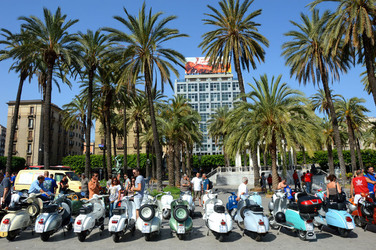 VESPE raduno storico a Palermo panoramiche e particolari. Fotografie di Giulio Azzarello &copy;2014.