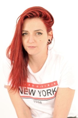 LUCREZIA artista modella attrice. Fotografie di Giulio Azzarello &copy;2018.