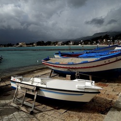 MONDELLO. Fotografie di Giulio Azzarello ©2024. MONDELLO. Fotografie di Giulio Azzarello ©2024.